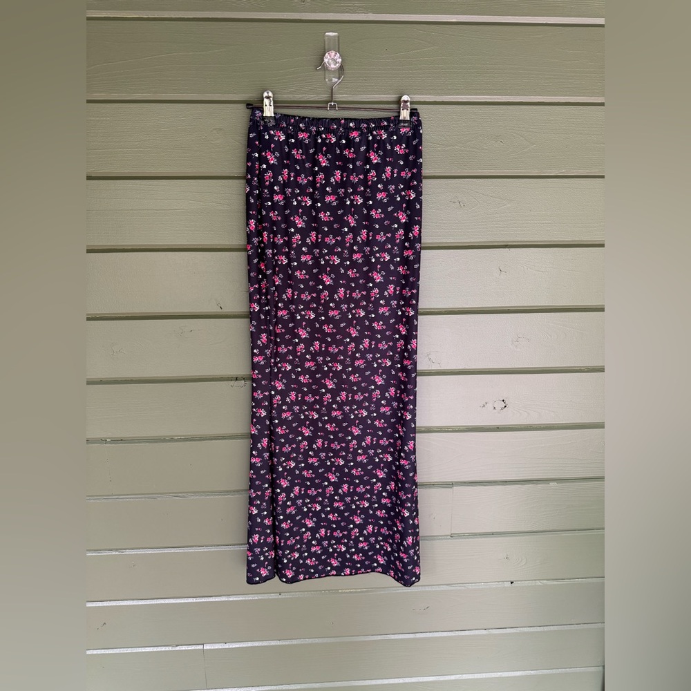 Black Red Floral Mermaid Maxi Skirt Elastic Waist Small Red Flowers Cottagecore